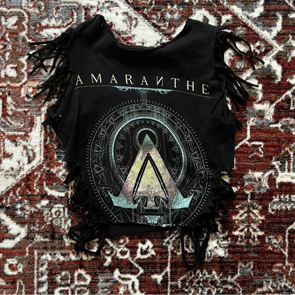 Hot Topic Tops - Amaranthe Swedish metal band tee XS